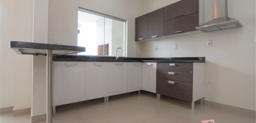 A0172 ALQUILO DUPLEX EN LAMBARE, ZONA YACHT Y GOLF CLUB