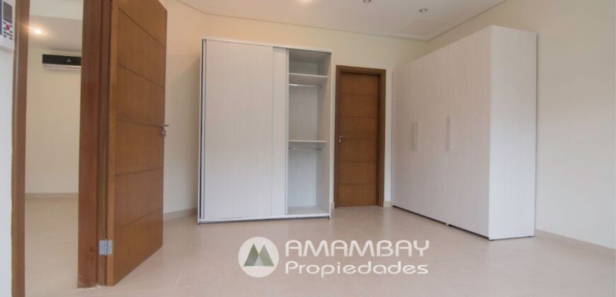 0847 DUPLEX EN LAMBARE, ZONA YACHT Y GOLF CLUB PYO.