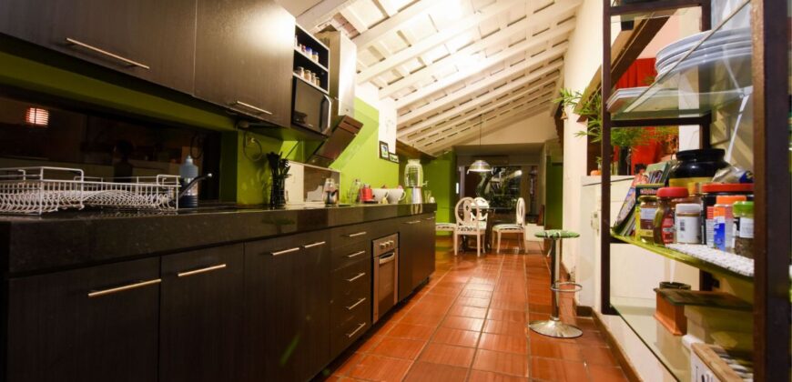 0092 CASA EN BARRIO JARA, ZONA COMPLEJO SANTOS