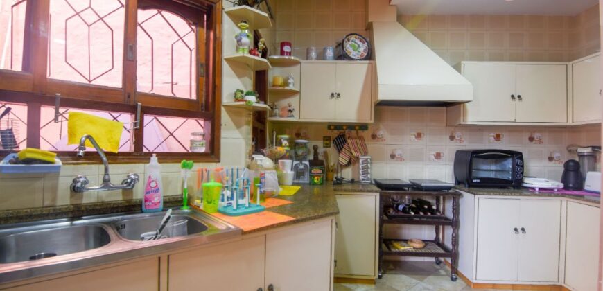 0908 RESIDENCIA EN BARRIO SAJONIA, ZONA PALACIO DE JUSTICIA