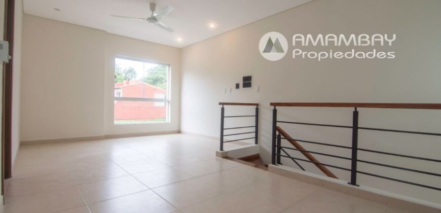 0847 DUPLEX EN LAMBARE, ZONA YACHT Y GOLF CLUB PYO.