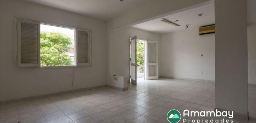 A0144 ALQUILO CASA CON SALÓN, BARRIO LAS MERCEDES