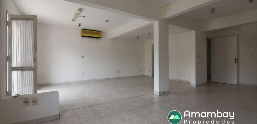 A0144 ALQUILO CASA CON SALÓN, BARRIO LAS MERCEDES