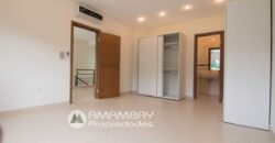0847 DUPLEX EN LAMBARE, ZONA YACHT Y GOLF CLUB PYO.