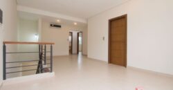 A0172 ALQUILO DUPLEX EN LAMBARE, ZONA YACHT Y GOLF CLUB