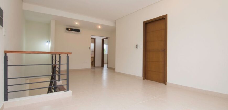 A0172 ALQUILO DUPLEX EN LAMBARE, ZONA YACHT Y GOLF CLUB