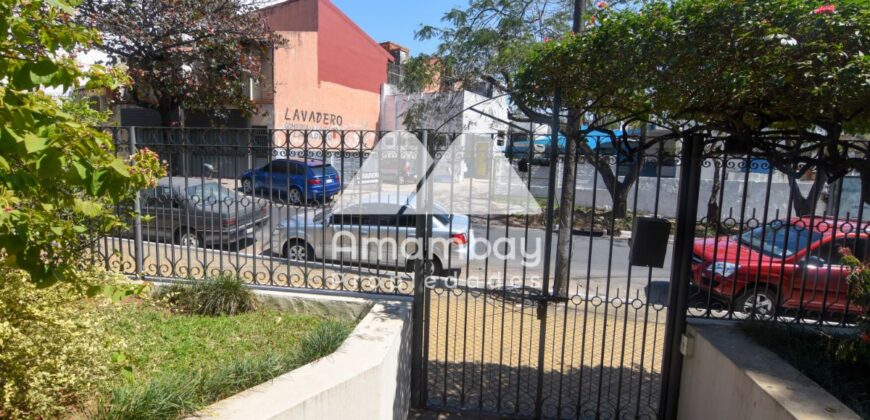 0014 CASA EN BARRIO SAN ROQUE, A MINUTOS DEL CENTRO DE ASUNCIÓN