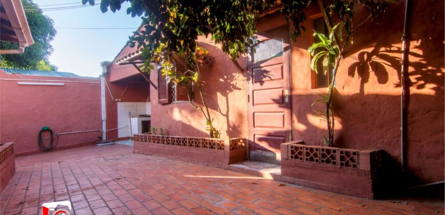 A0166 ALQUILO CASA EN BARRIO SANTA LIBRADA