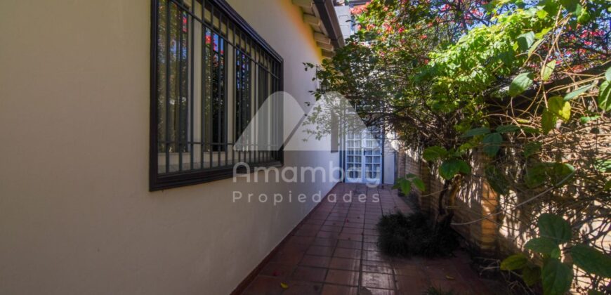 0014 CASA EN BARRIO SAN ROQUE, A MINUTOS DEL CENTRO DE ASUNCIÓN