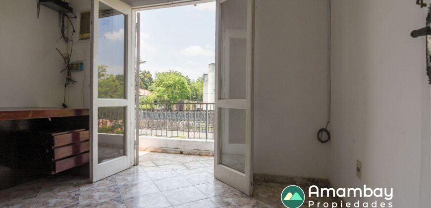 A0144 ALQUILO CASA CON SALÓN, BARRIO LAS MERCEDES