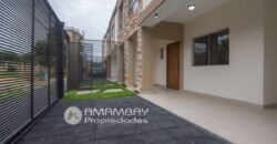 0847 DUPLEX EN LAMBARE, ZONA YACHT Y GOLF CLUB PYO.
