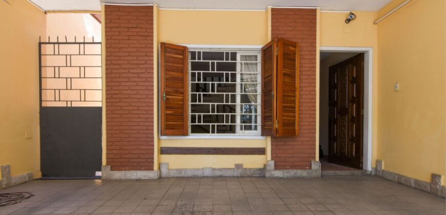 0060 CASA EN BARRIO SAJONIA, ZONA AVDA. CARLOS A. LÓPEZ