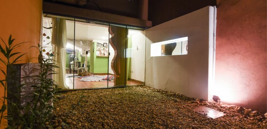 0092 CASA EN BARRIO JARA, ZONA COMPLEJO SANTOS