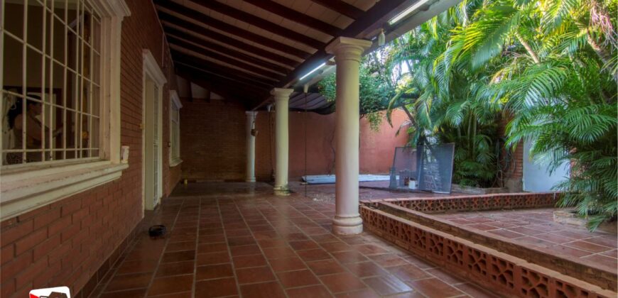 A0166 ALQUILO CASA EN BARRIO SANTA LIBRADA
