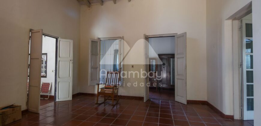 0014 CASA EN BARRIO SAN ROQUE, A MINUTOS DEL CENTRO DE ASUNCIÓN