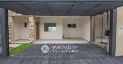 0847 DUPLEX EN LAMBARE, ZONA YACHT Y GOLF CLUB PYO.
