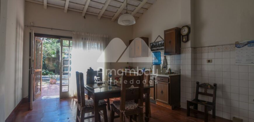 0014 CASA EN BARRIO SAN ROQUE, A MINUTOS DEL CENTRO DE ASUNCIÓN