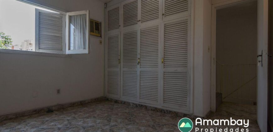 A0144 ALQUILO CASA CON SALÓN, BARRIO LAS MERCEDES