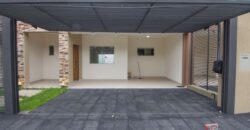 A0172 ALQUILO DUPLEX EN LAMBARE, ZONA YACHT Y GOLF CLUB