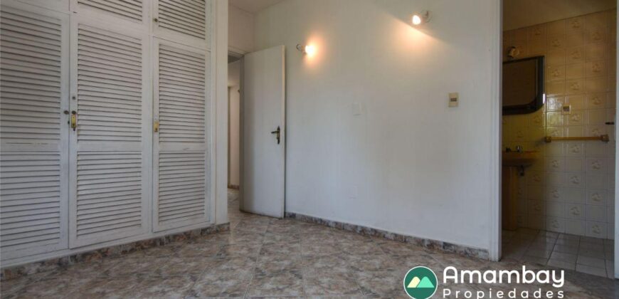 A0144 ALQUILO CASA CON SALÓN, BARRIO LAS MERCEDES