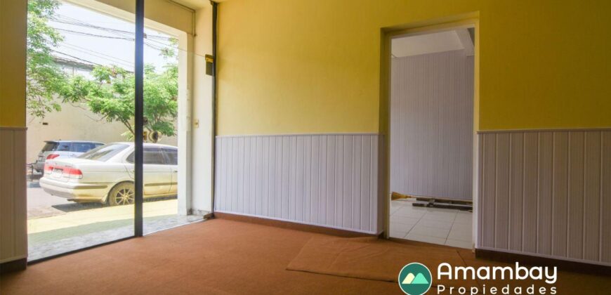 A0144 ALQUILO CASA CON SALÓN, BARRIO LAS MERCEDES