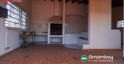 A0144 ALQUILO CASA CON SALÓN, BARRIO LAS MERCEDES