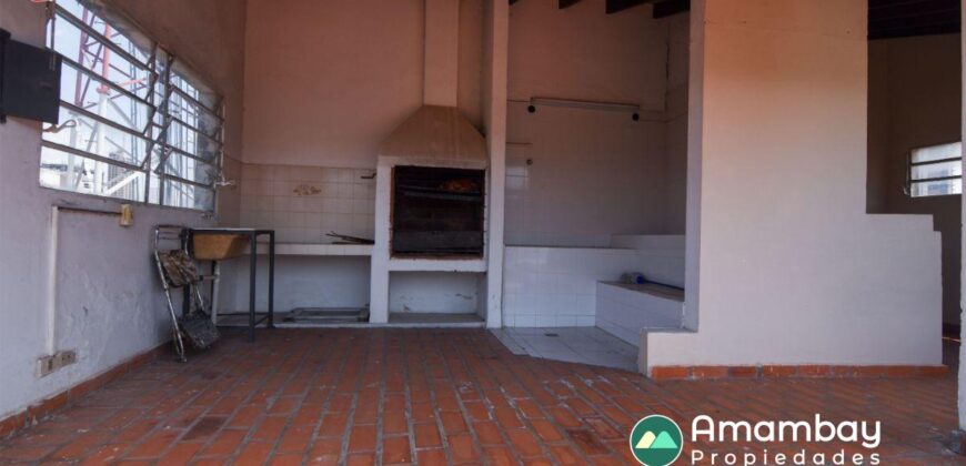 A0144 ALQUILO CASA CON SALÓN, BARRIO LAS MERCEDES