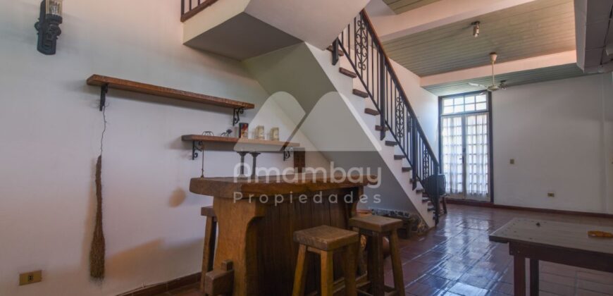 0014 CASA EN BARRIO SAN ROQUE, A MINUTOS DEL CENTRO DE ASUNCIÓN