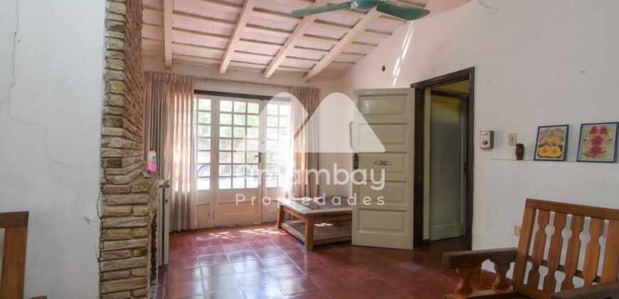 0014 CASA EN BARRIO SAN ROQUE, A MINUTOS DEL CENTRO DE ASUNCIÓN