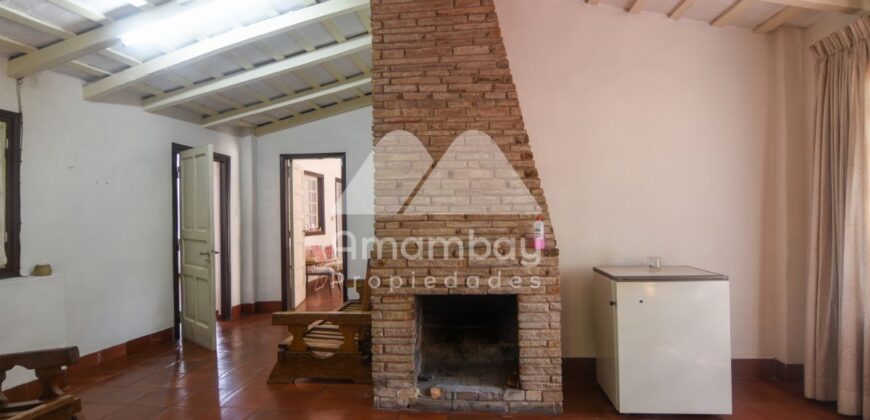 0014 CASA EN BARRIO SAN ROQUE, A MINUTOS DEL CENTRO DE ASUNCIÓN