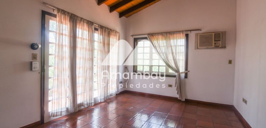 0014 CASA EN BARRIO SAN ROQUE, A MINUTOS DEL CENTRO DE ASUNCIÓN