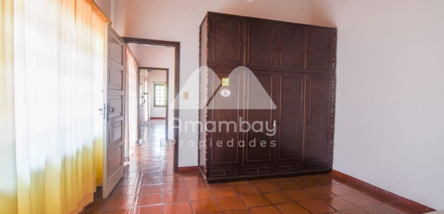 0014 CASA EN BARRIO SAN ROQUE, A MINUTOS DEL CENTRO DE ASUNCIÓN