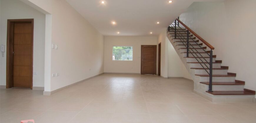 A0172 ALQUILO DUPLEX EN LAMBARE, ZONA YACHT Y GOLF CLUB