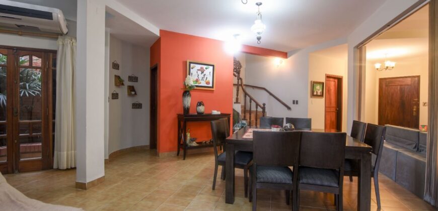 0908 RESIDENCIA EN BARRIO SAJONIA, ZONA PALACIO DE JUSTICIA