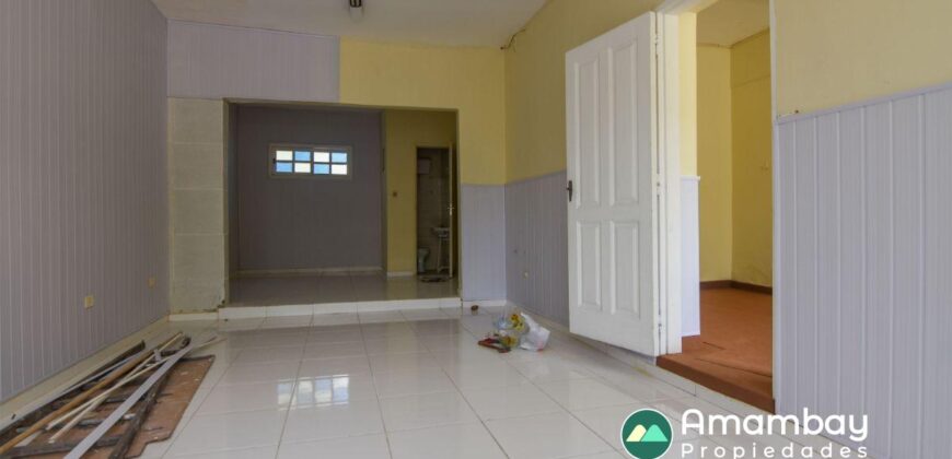 A0144 ALQUILO CASA CON SALÓN, BARRIO LAS MERCEDES