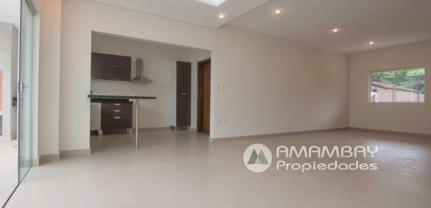 0847 DUPLEX EN LAMBARE, ZONA YACHT Y GOLF CLUB PYO.