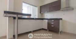 0847 DUPLEX EN LAMBARE, ZONA YACHT Y GOLF CLUB PYO.