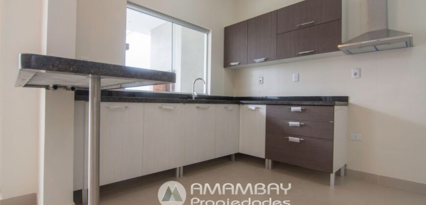 0847 DUPLEX EN LAMBARE, ZONA YACHT Y GOLF CLUB PYO.