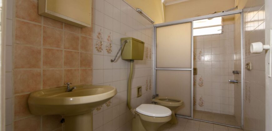 0060 CASA EN BARRIO SAJONIA, ZONA AVDA. CARLOS A. LÓPEZ