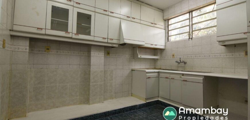 A0144 ALQUILO CASA CON SALÓN, BARRIO LAS MERCEDES