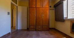 0060 CASA EN BARRIO SAJONIA, ZONA AVDA. CARLOS A. LÓPEZ