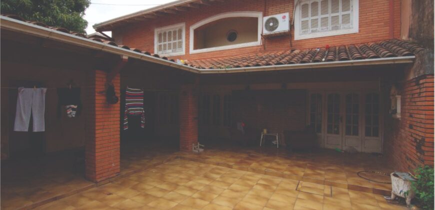 0788 CASA EN BARRIO MARISCAL LÓPEZ (PARA RESTAURACIÓN)