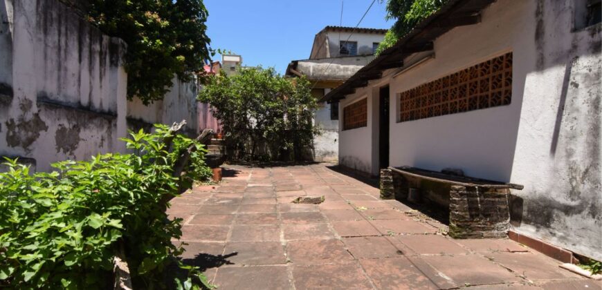 0076 CASA EN BARRIO PETTIROSSI
