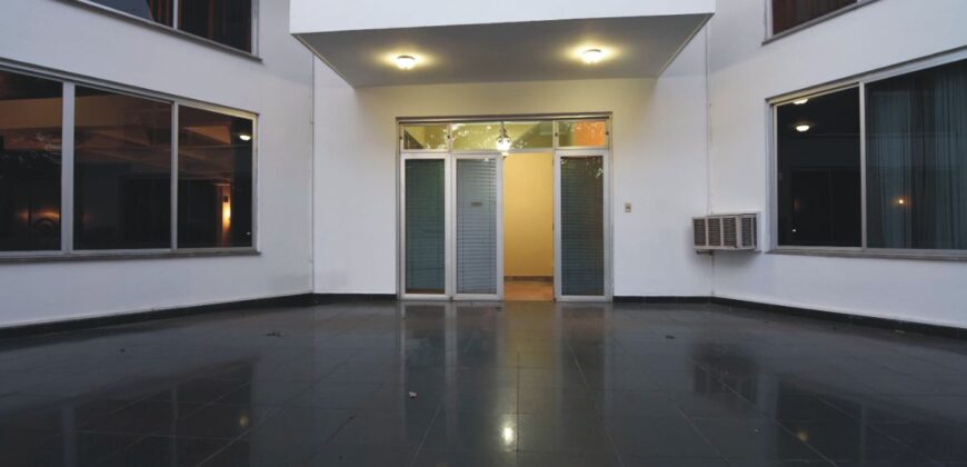 0811 RESIDENCIA EN BARRIO MARISCAL LÓPEZ