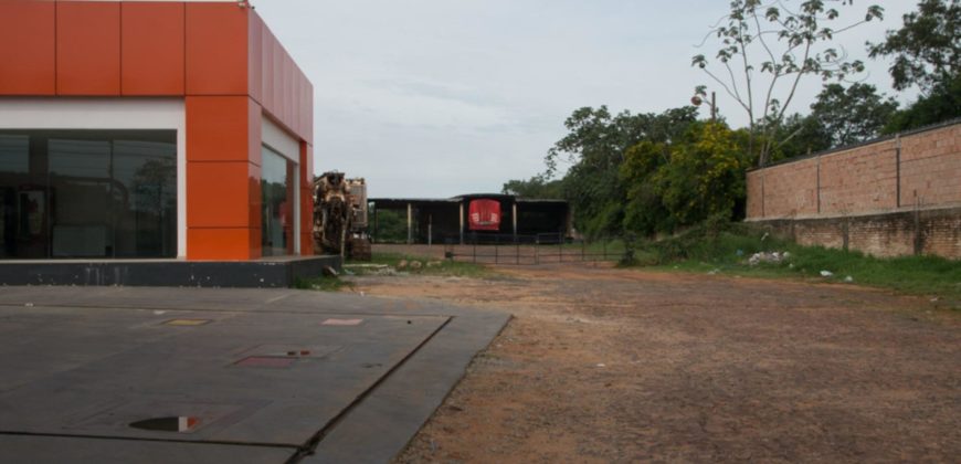 0833 SURTIDOR Y AMPLIO TERRENO EN CAPIATA