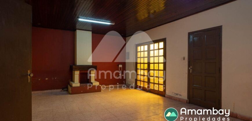 0893 CASA EN Bo. DR. GASPAR RODRÍGUEZ DE FRANCIA, ZONA NUEVAS OFICINAS DEL GOBIERNO