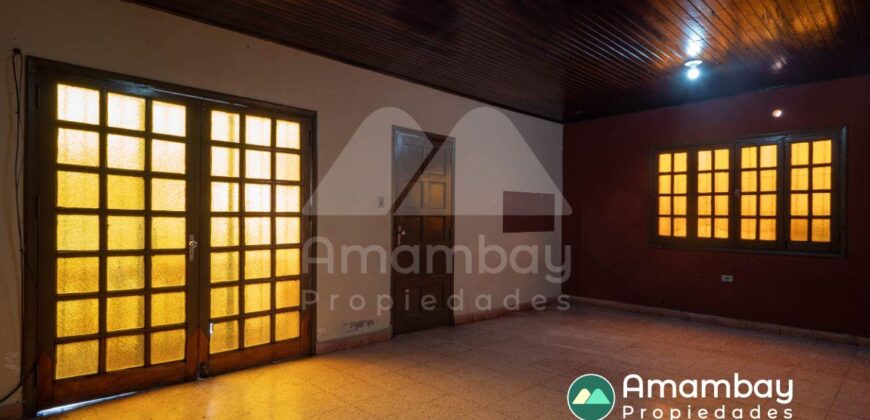 0893 CASA EN Bo. DR. GASPAR RODRÍGUEZ DE FRANCIA, ZONA NUEVAS OFICINAS DEL GOBIERNO