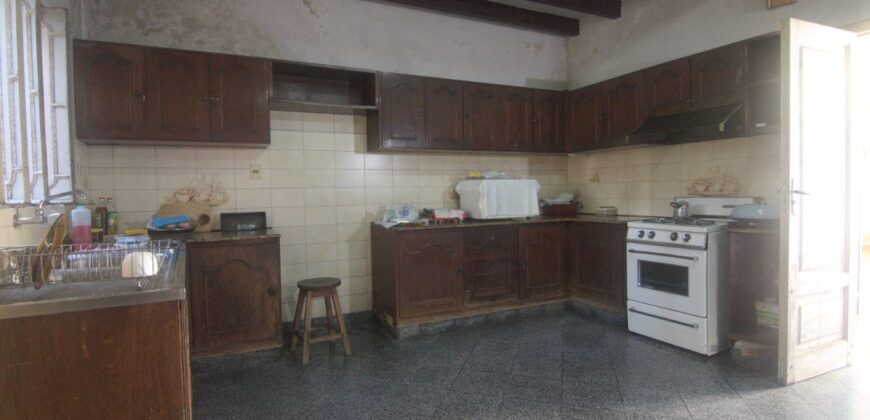 0051 CASA PARA RESTAURACIÓN, ZONA COLEGIO CRISTO REY