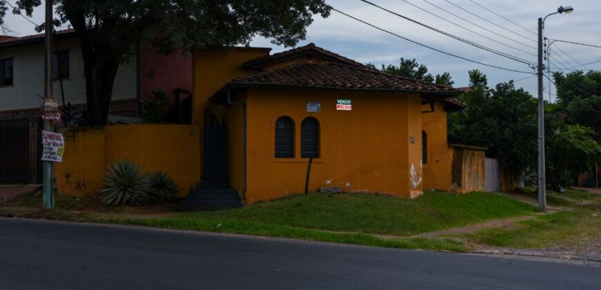 0105 CASA EN LAMBARE, ZONA AVDA. BRUNO GUGGIARI