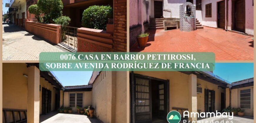 0076 CASA EN BARRIO PETTIROSSI